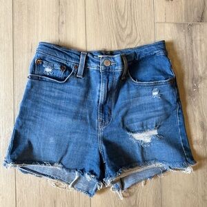 Levi’s High Rise Distressed Denim Shorts Size 27 Raw Hem (fits like Women’s 4).